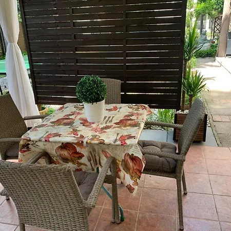 Midi Room, Free Parking, Terrace, Ac, Wifi בית הארחה 4*