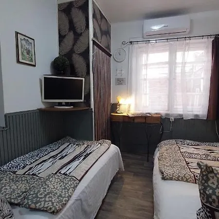 Midi Room, Free Parking, Terrace, Ac, Wifi Affittacamere